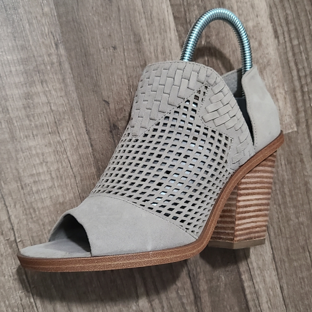Vince Camuto Fritzey Perforated Peep Toe Womens Gray Booties Size 6.5
